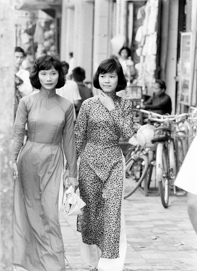 Raglan Ao dai or ráp-lăng was created by the Dung tailor shop in Dakao, Saigon (Source: Documentary photos)