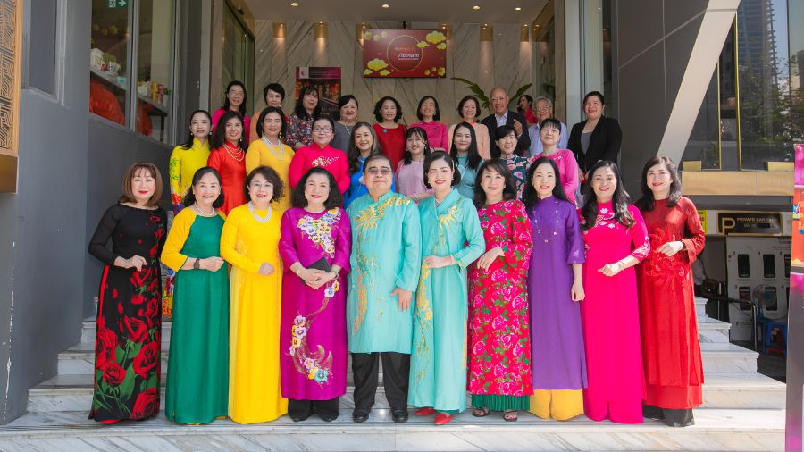 Bai-cam-nhan-ao-dai-2